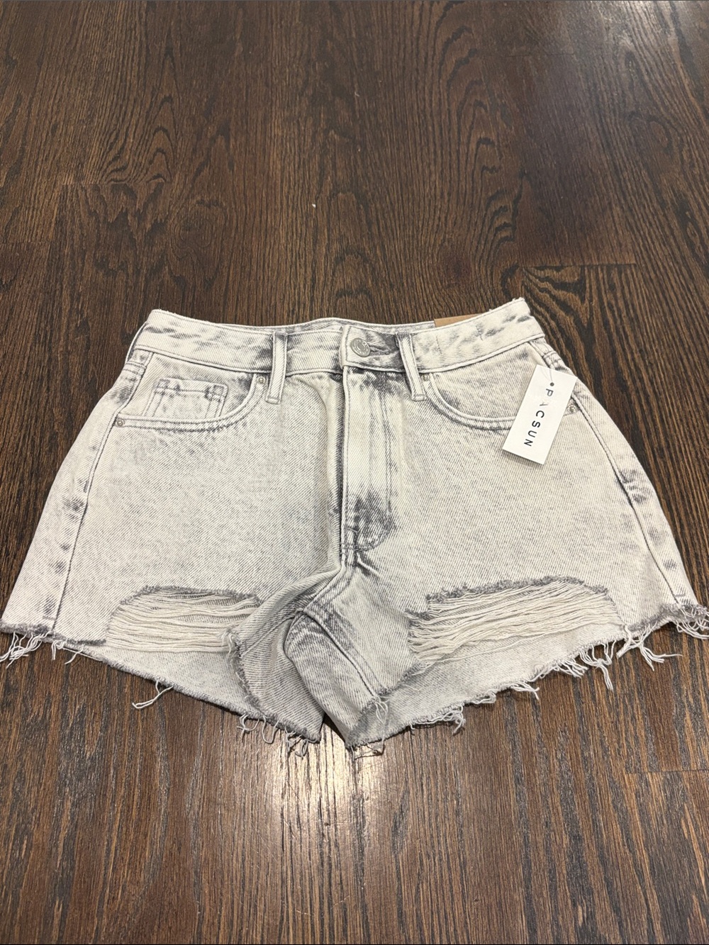 NWT PacSun Women’s Light Gray Distressed High-Rise Denim Shorts Size 23